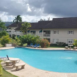 https://chalet-cassie.hotelsmontegobay.org